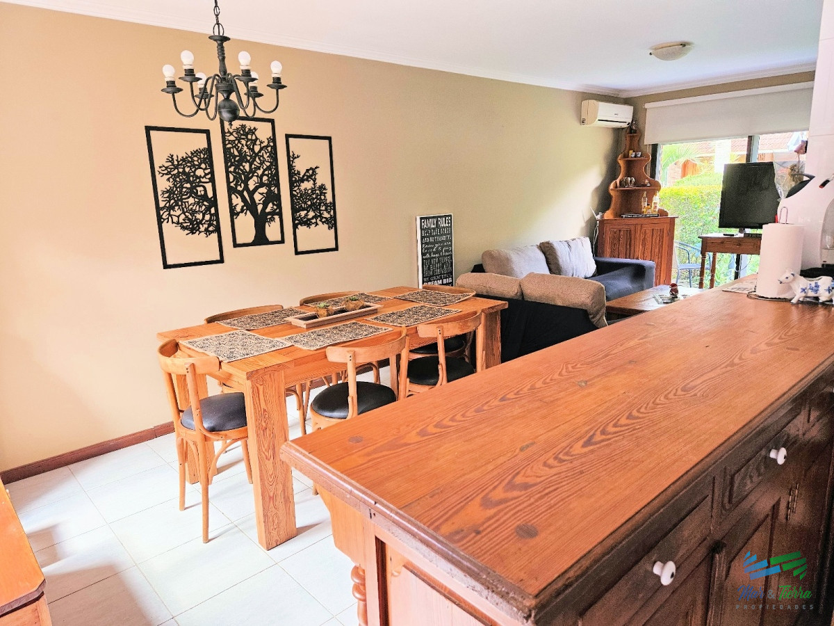 Casa ID.4508 - Venta de casa PH DUPLEX 2 dormitorioss en barrio Cantegril zona Roosevelt 