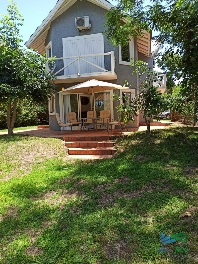 Casa ID.5077 - Buena Oportunidad en El Chorro-Manantiales-R.104 a 5 cuadras de la playa.