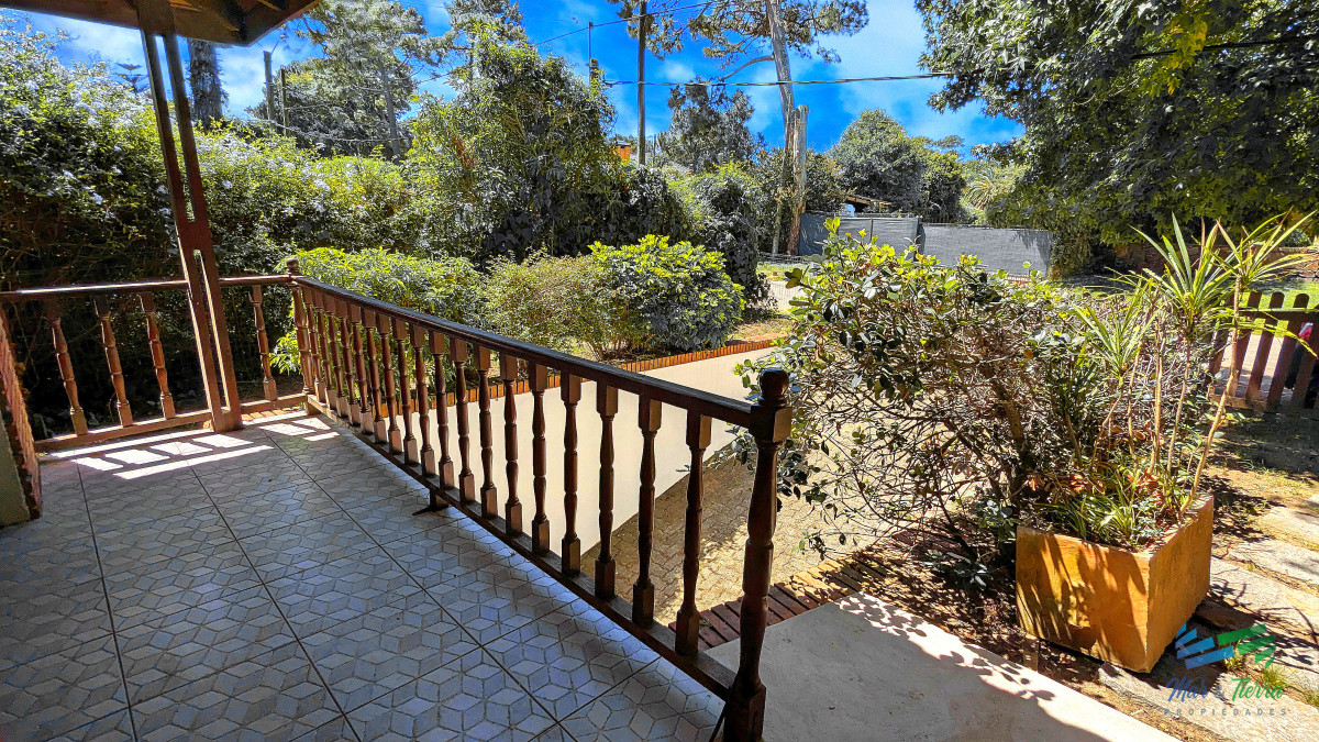 Casa ID.4518 - Venta de casa 3 dormitorios en barrio cantegril Punta del este, Maldonado, cerca de playa Mansa