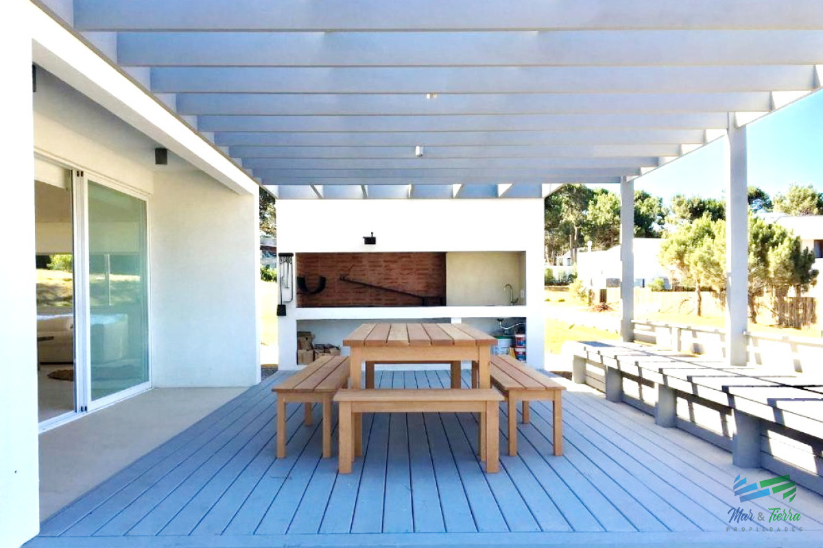 Casa ID.3934 - casa en venta y alquiler! 5 dormitorios, barrio privado, pinar del faro - Jose Ignacio