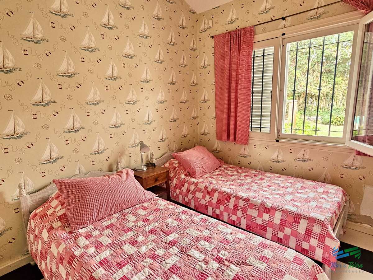 Casa ID.4287 - En venta casa 6 dormitorios con gran terreno y piscina, en la brava, Punta del Este
