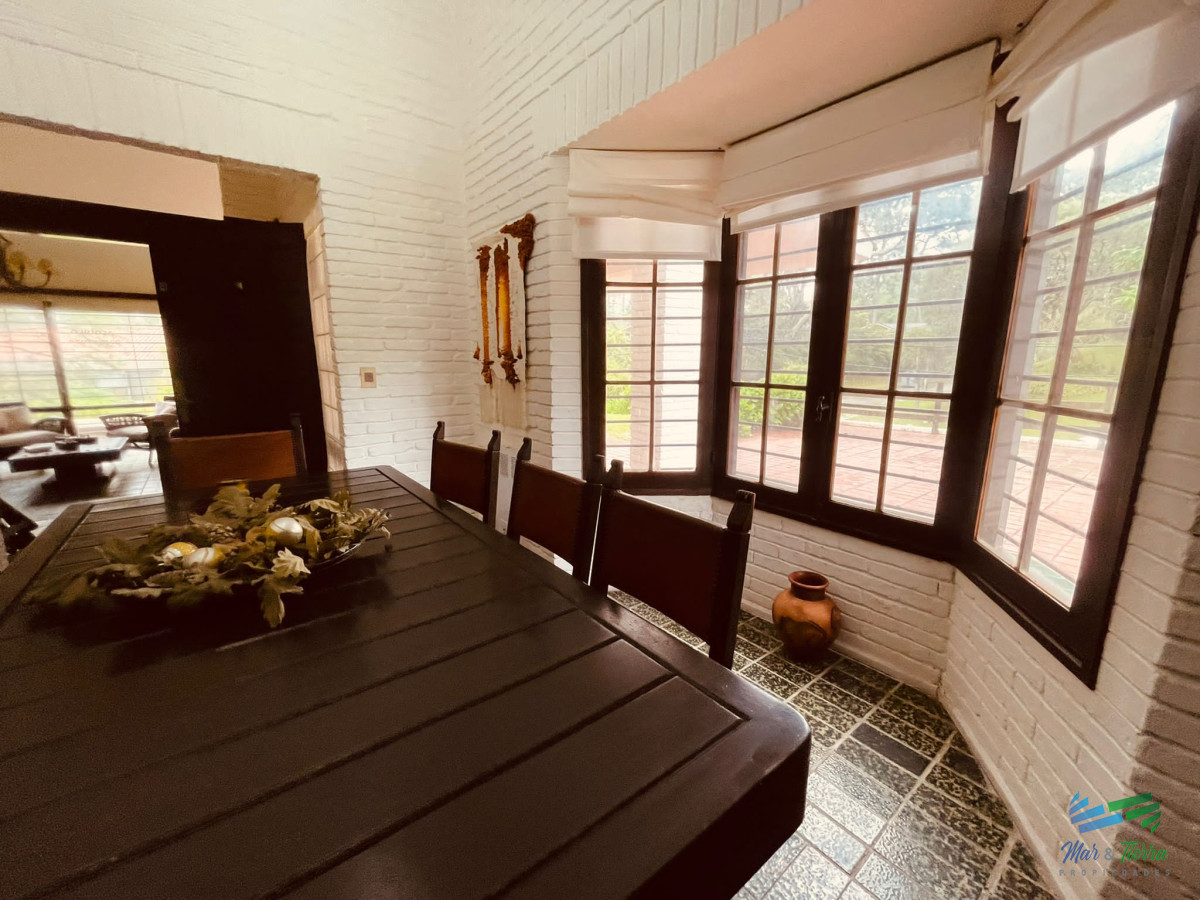Casa ID.4129 - Alquilo casa 4 dormitorios con pisicna en playa mansa, Punta del Este