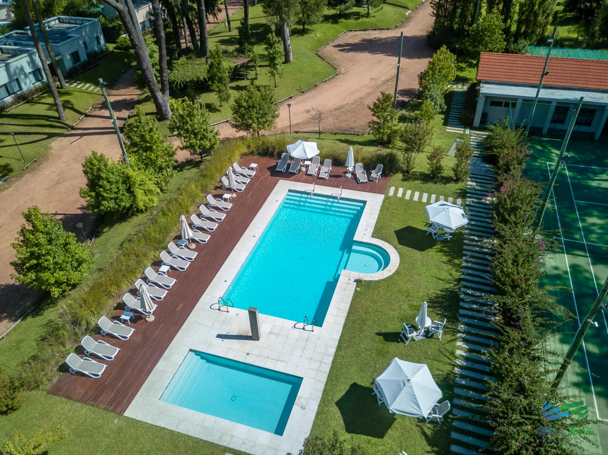 Casa ID.2628 - Vendo casa en barrio privado con todos los servicios, Punta del Este.