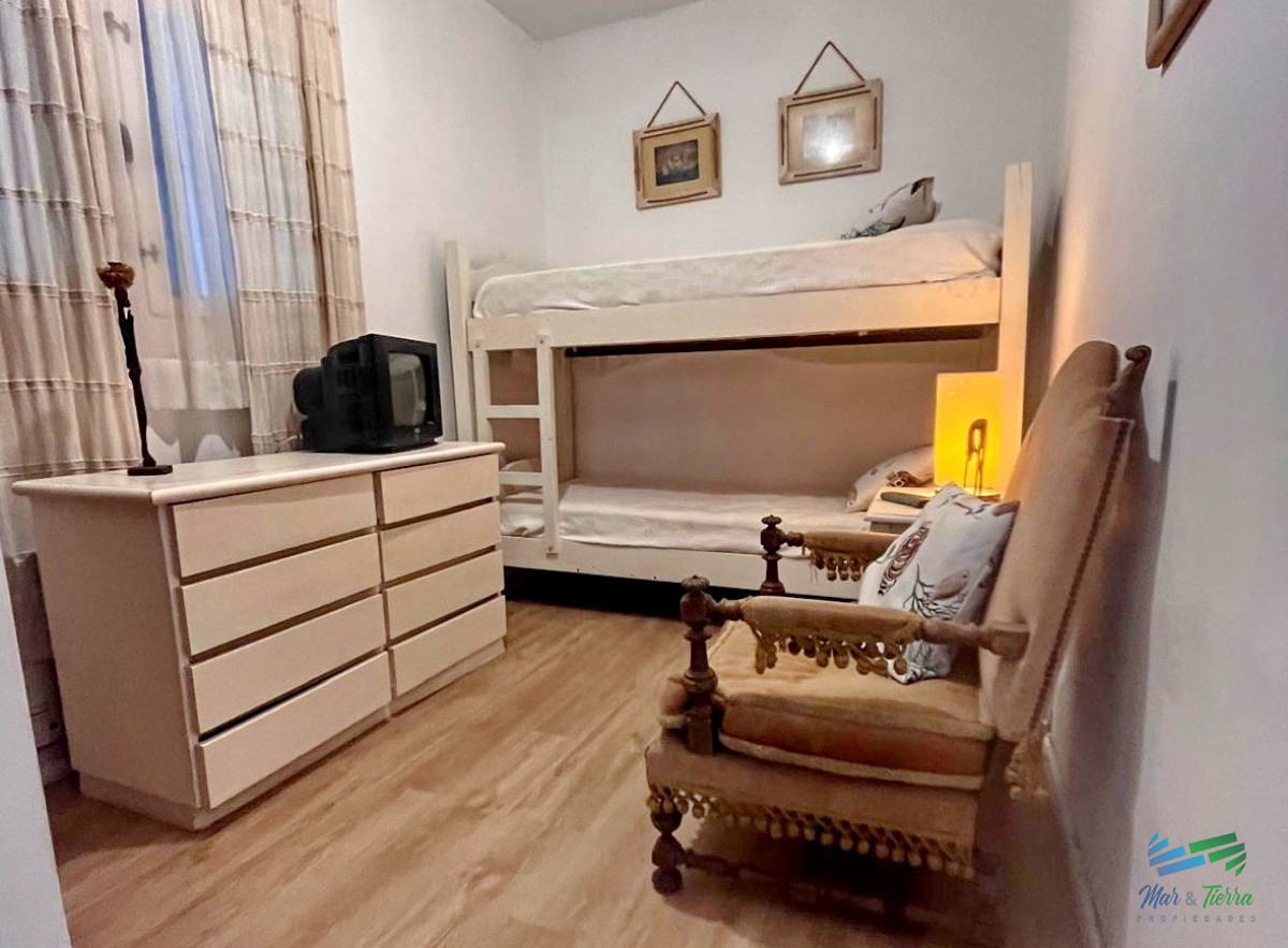Casa ID.1580 - Casa 5 dormitorios y piscina en venta a 2 cuadras de playa mansa, Punta del este.