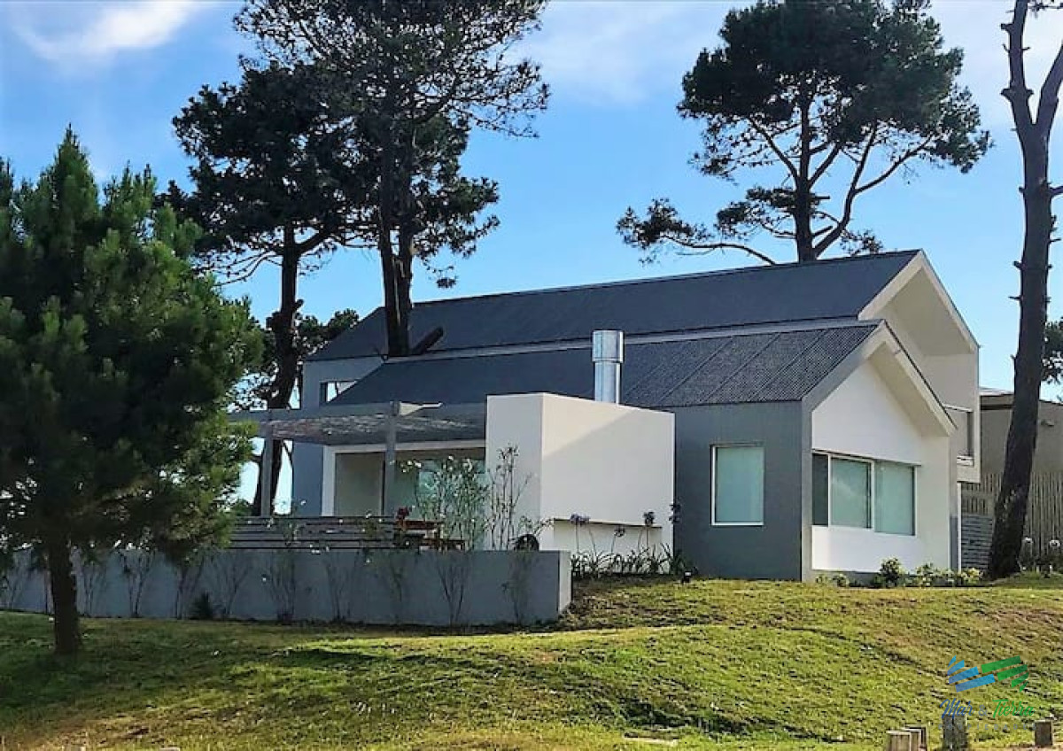 Casa ID.3934 - venta alquiler 5 dormitorios barrio privado pinar del faro jose ignacio