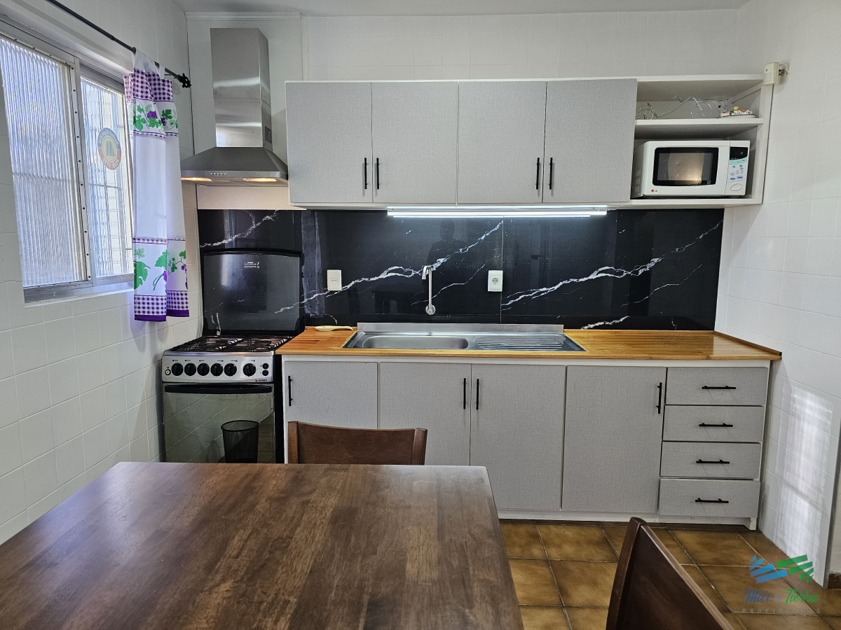 Casa ID.4395 - Vendo casa 4 dormitorios en zona Shopping, Lugano, Punta del Este