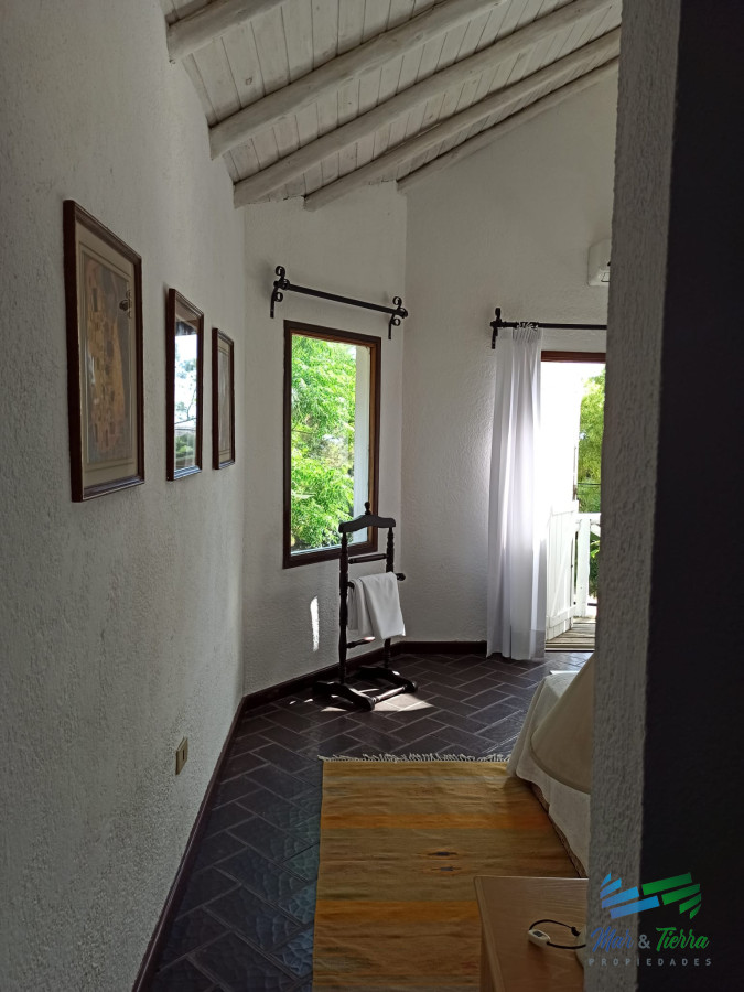Casa ID.5077 - Buena Oportunidad en El Chorro-Manantiales-R.104 a 5 cuadras de la playa.
