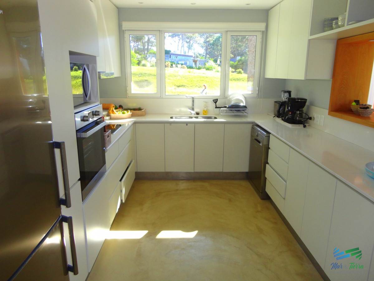 Casa ID.3934 - venta alquiler 5 dormitorios barrio privado pinar del faro jose ignacio