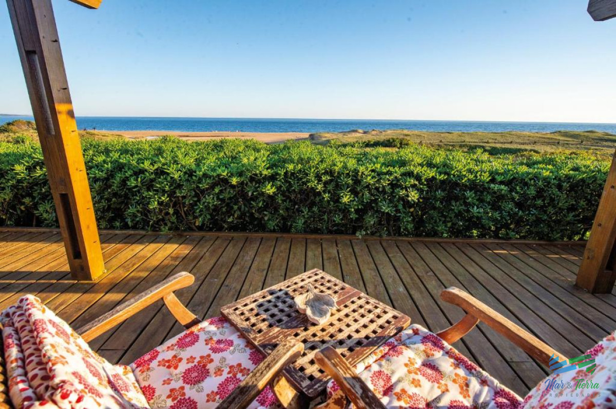 Casa ID.3975 - Venta de casa de 6 dormitorios en Playa Mansa Punta del Este Piedras del Chileno Punta Ballena 