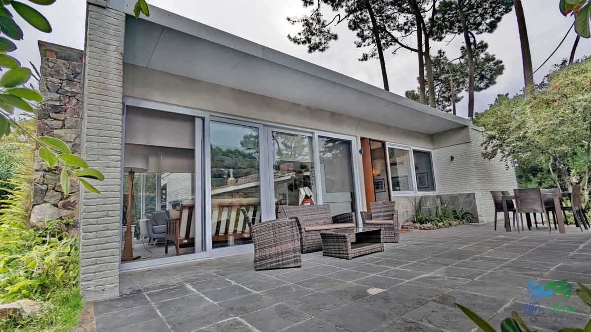 Casa ID.5742 - En Venta casa 3 dormitorios en Pinares, Punta del Este.