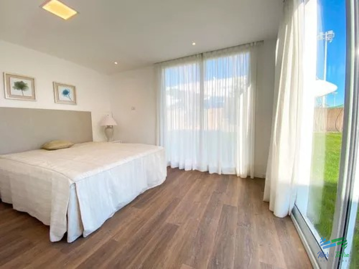 Casa ID.4329 - Casa a estrenar de 3 dormitorios 3 baños en Punta del Este, Jardines de Cordoba
