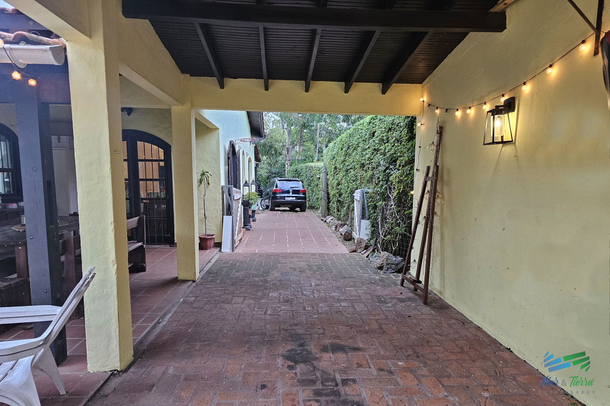 Casa ID.5118 - Venta de casa 3 y 4 dormitorios en Pinares Punta del Este playa Mansa