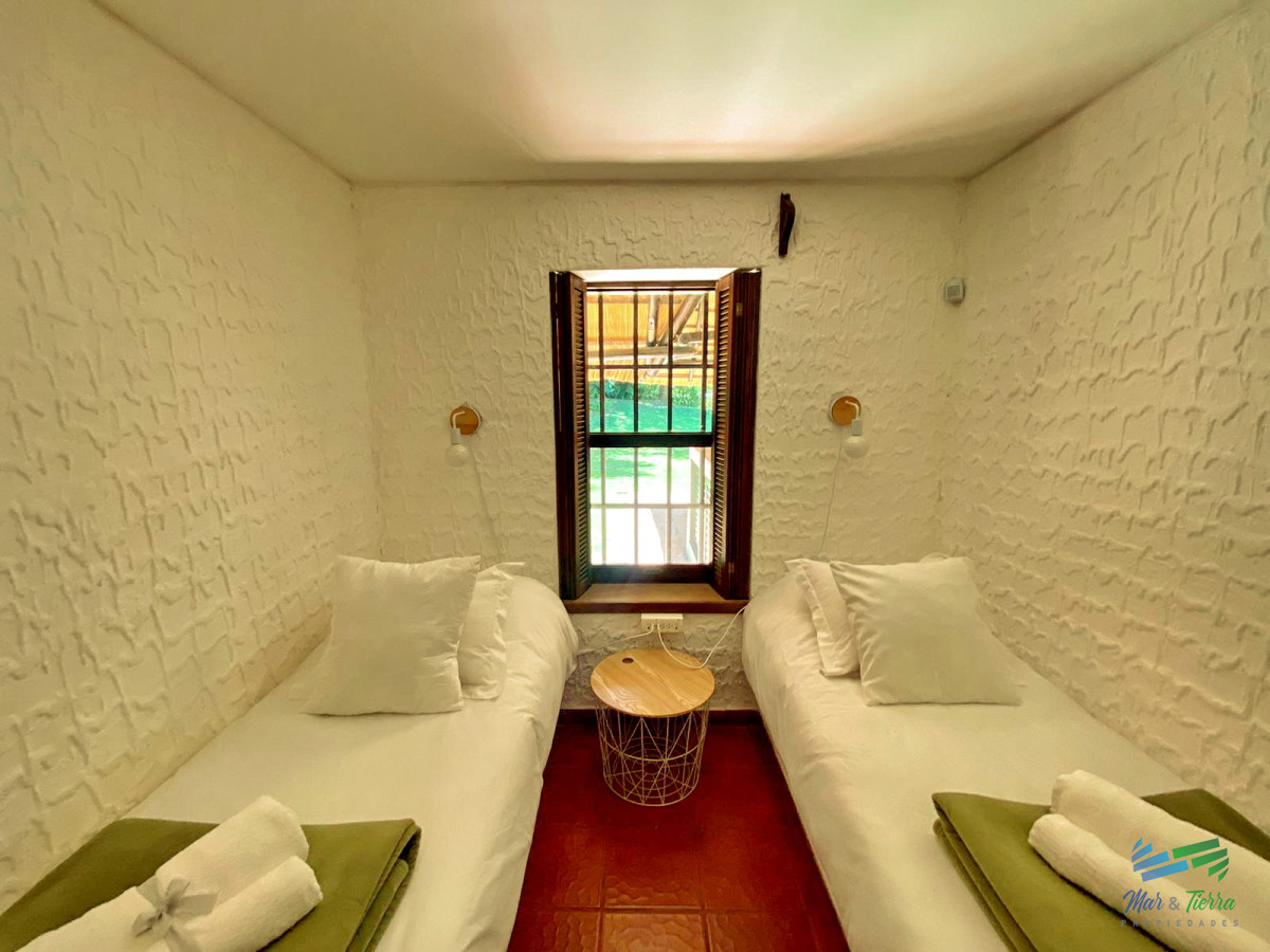 Casa ID.4457 - TEMPORADA 2026 GRAN CASA, 4 DORMITORIOS CON PISCINA CLIMATIZADA, PINARES, PUNTA DEL ESTE DISPONIBLE TEMPORADA 2025!!!