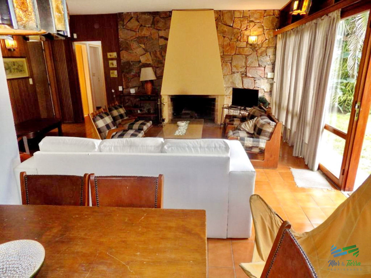 Casa ID.4447 - CASA CON PISCINA, 4 DORMITORIOS, MANSA, PUNTA DEL ESTE 