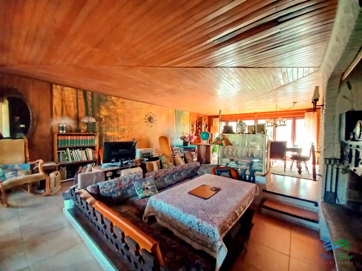 Casa ID.4464 - Casa de 6 dormitorios con piscina en venta en Pinares, Punta del Este.