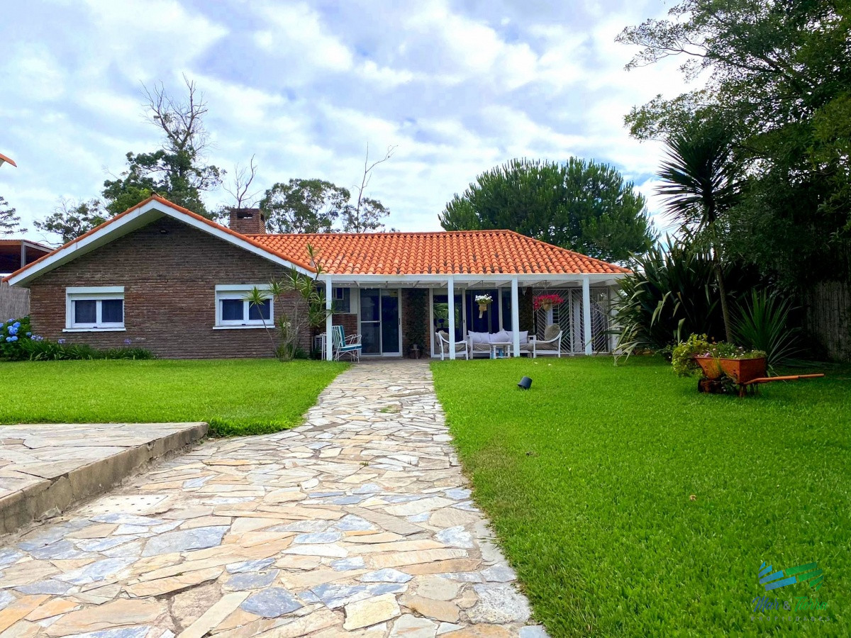 Casa ID.4094 - Alquiler de casa en Pinares cerca de la playa de 3 dormitorios
