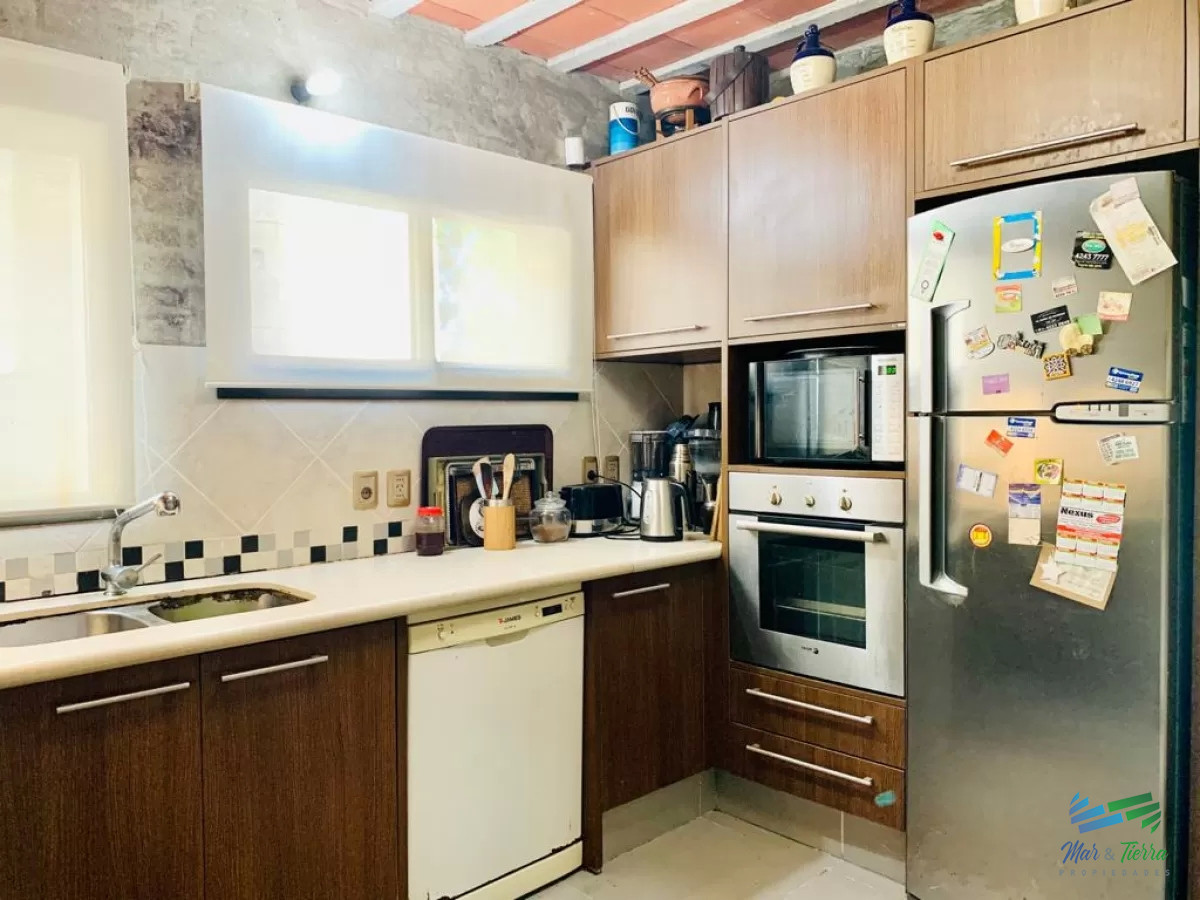 Casa ID.5152 - Cómoda casa, muy bien ubicada, ideal para vivir todo el año, zona de colegios