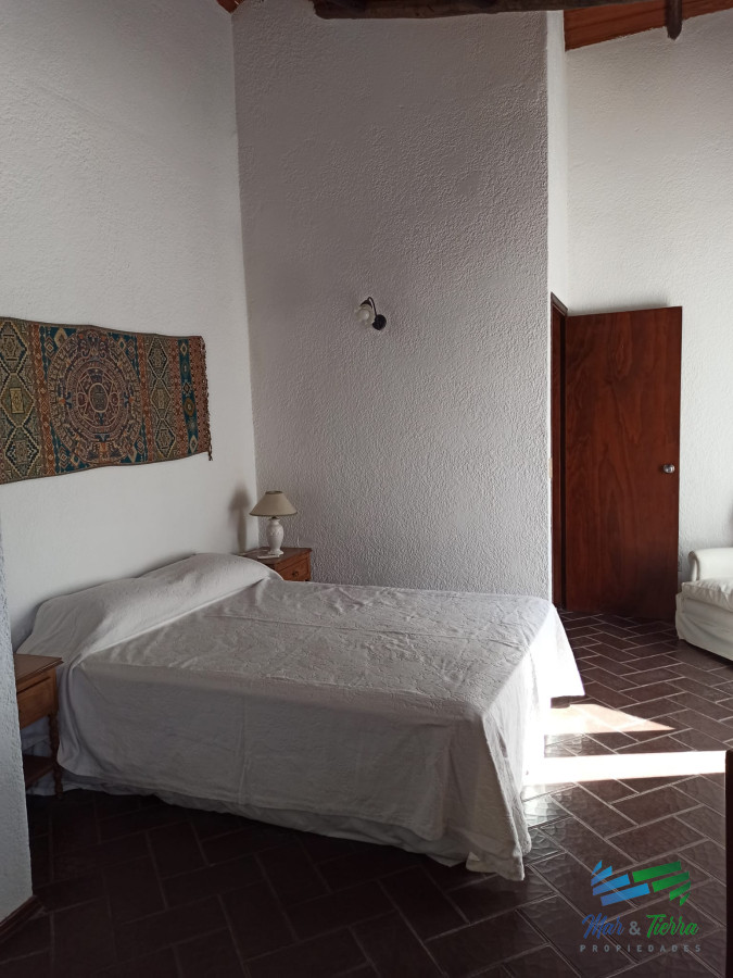 Casa ID.5077 - Buena Oportunidad en El Chorro-Manantiales-R.104 a 5 cuadras de la playa.