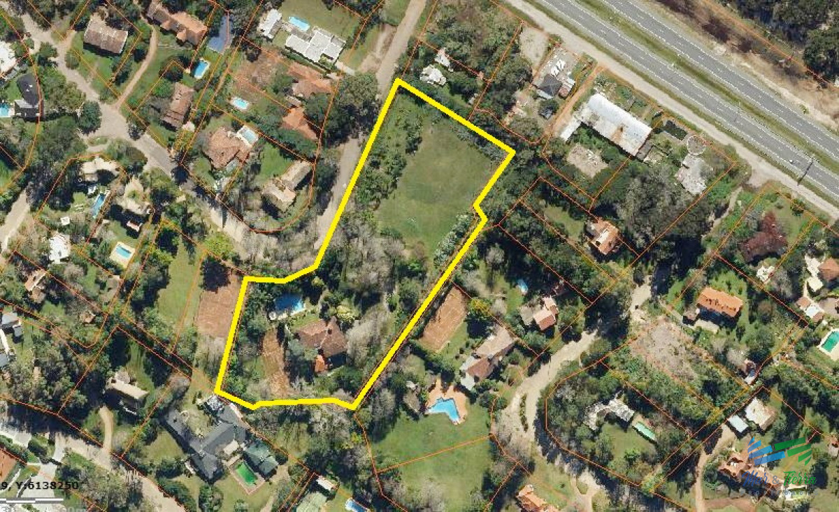 Casa ID.5563 - Venta de casa en Solanas Punta Ballena 8 dormitorios 8 baños 