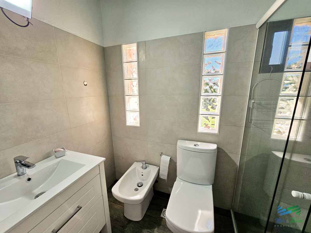 Casa ID.4922 - Casa en alquiler de temporada 2026, 4 dormitorios, con piscina climatizada, barbacoa, Punta del este!