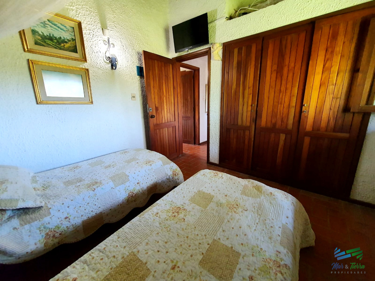 Casa ID.4817 - CASA CON GRAN PATIO, PISICNA, TRES DORMITORIOS DISPONIBLE TEMPORADA 2026 
