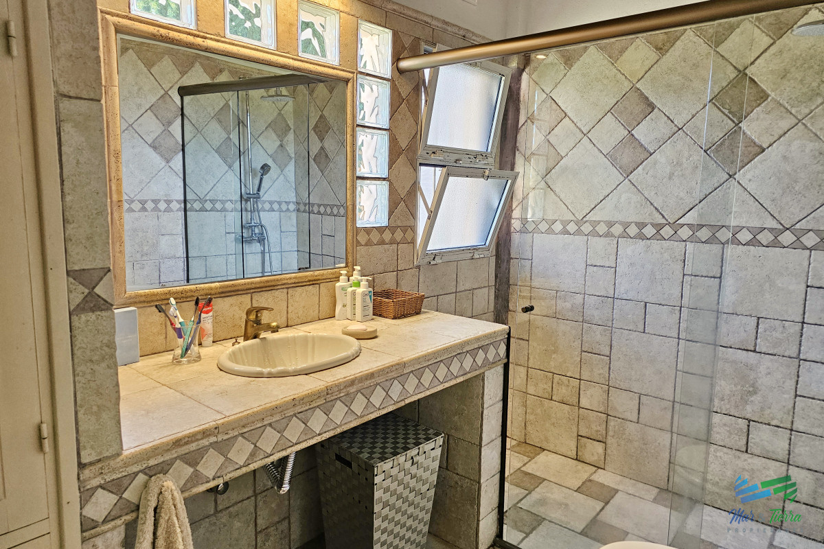Casa ID.4922 - Casa en alquiler de temporada 2026, 4 dormitorios, con piscina climatizada, barbacoa, Punta del este!