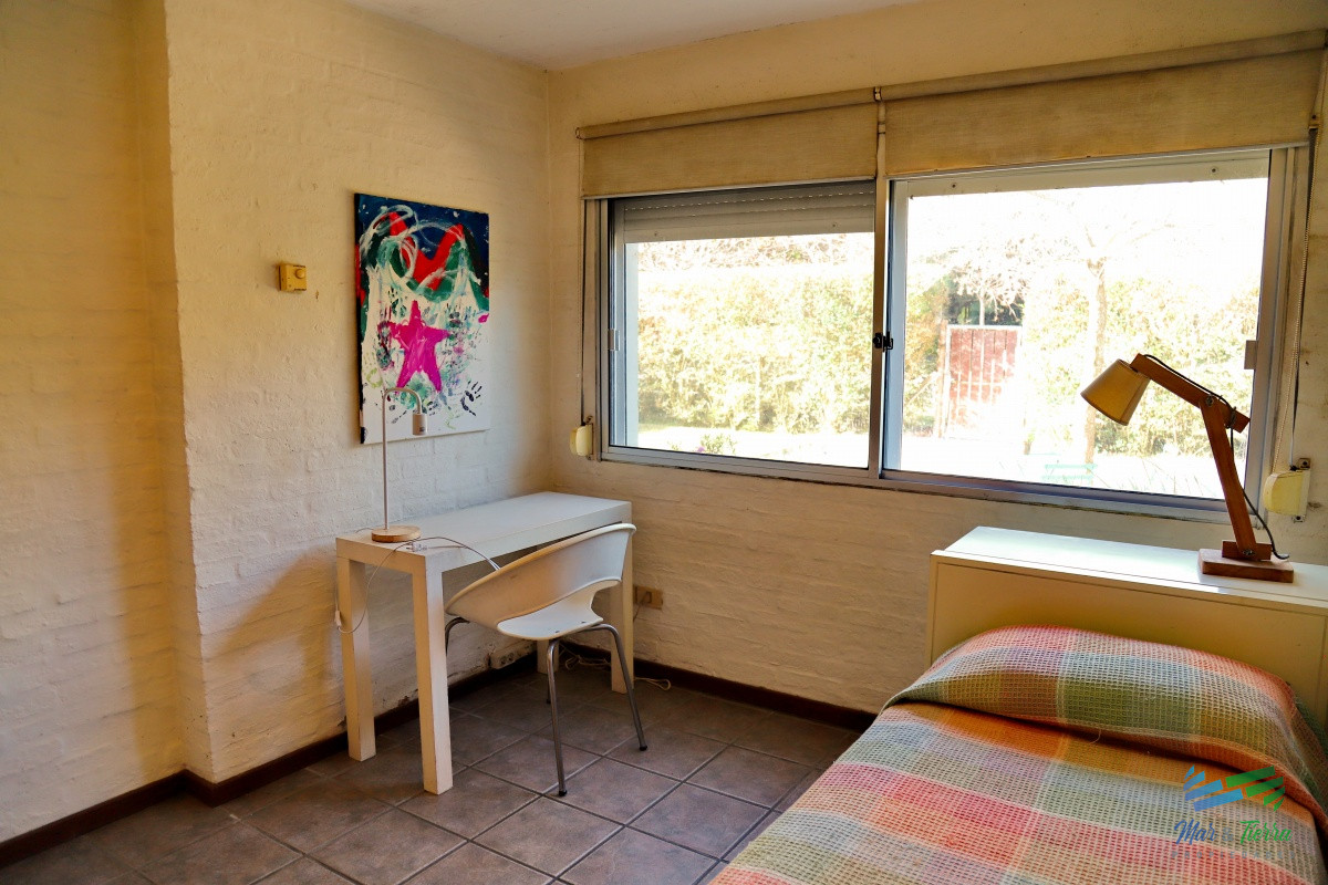 Casa ID.1741 - Vendo casa 4 dormitorios, con piscina en Pinares, Punta del Este