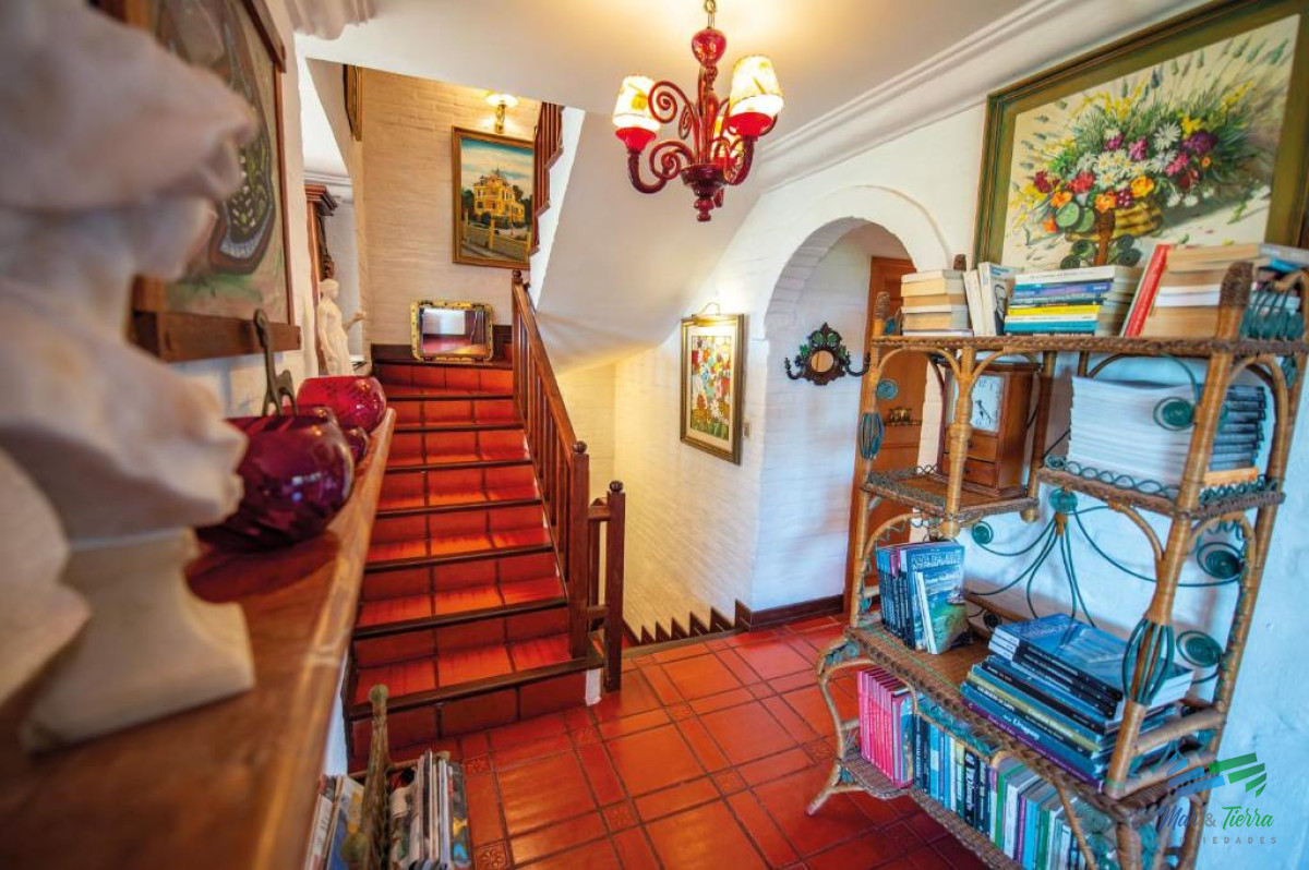 Casa ID.3975 - Venta de casa de 6 dormitorios en Playa Mansa Punta del Este Piedras del Chileno Punta Ballena 