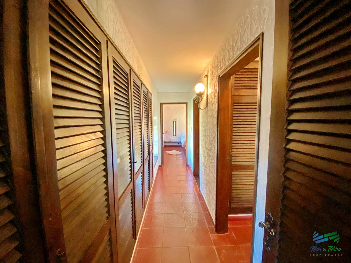 Casa ID.4457 - TEMPORADA 2026 GRAN CASA, 4 DORMITORIOS CON PISCINA CLIMATIZADA, PINARES, PUNTA DEL ESTE DISPONIBLE TEMPORADA 2025!!!
