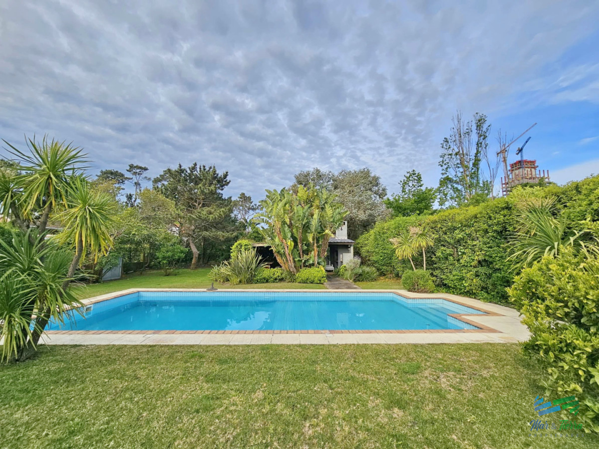 Casa ID.1672 - ALQUILO CASA CON PISCINA EN SAN RAFAEL, PUNTA DEL ESTE 