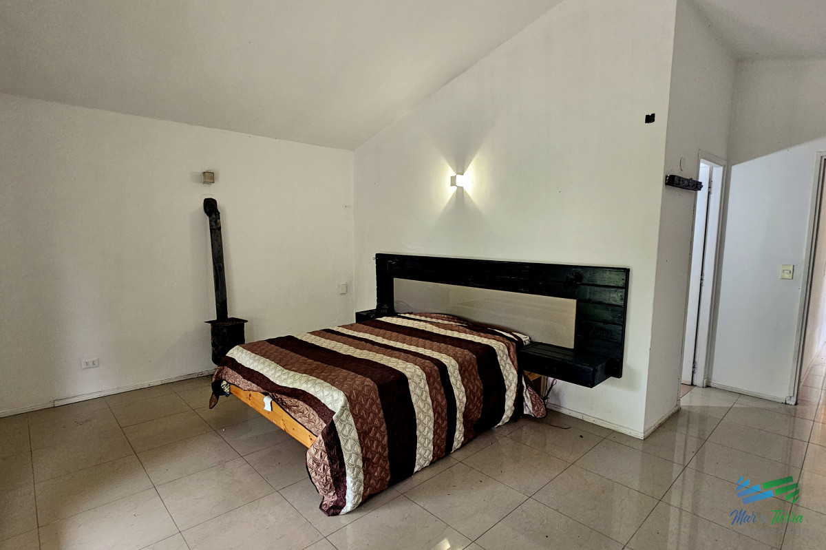 Casa ID.4971 - Venta de casa 3 dormitorios y servicio en El Golf Punta del Este 
