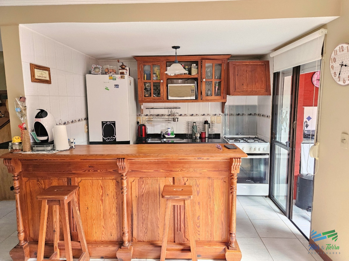 Casa ID.4508 - Venta de casa PH DUPLEX 2 dormitorioss en barrio Cantegril zona Roosevelt 