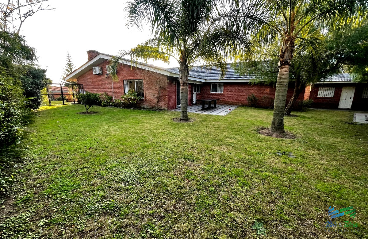 Casa ID.1902 - Vendo casa 5 dormitorios cerca de playa mansa, Punta del Este