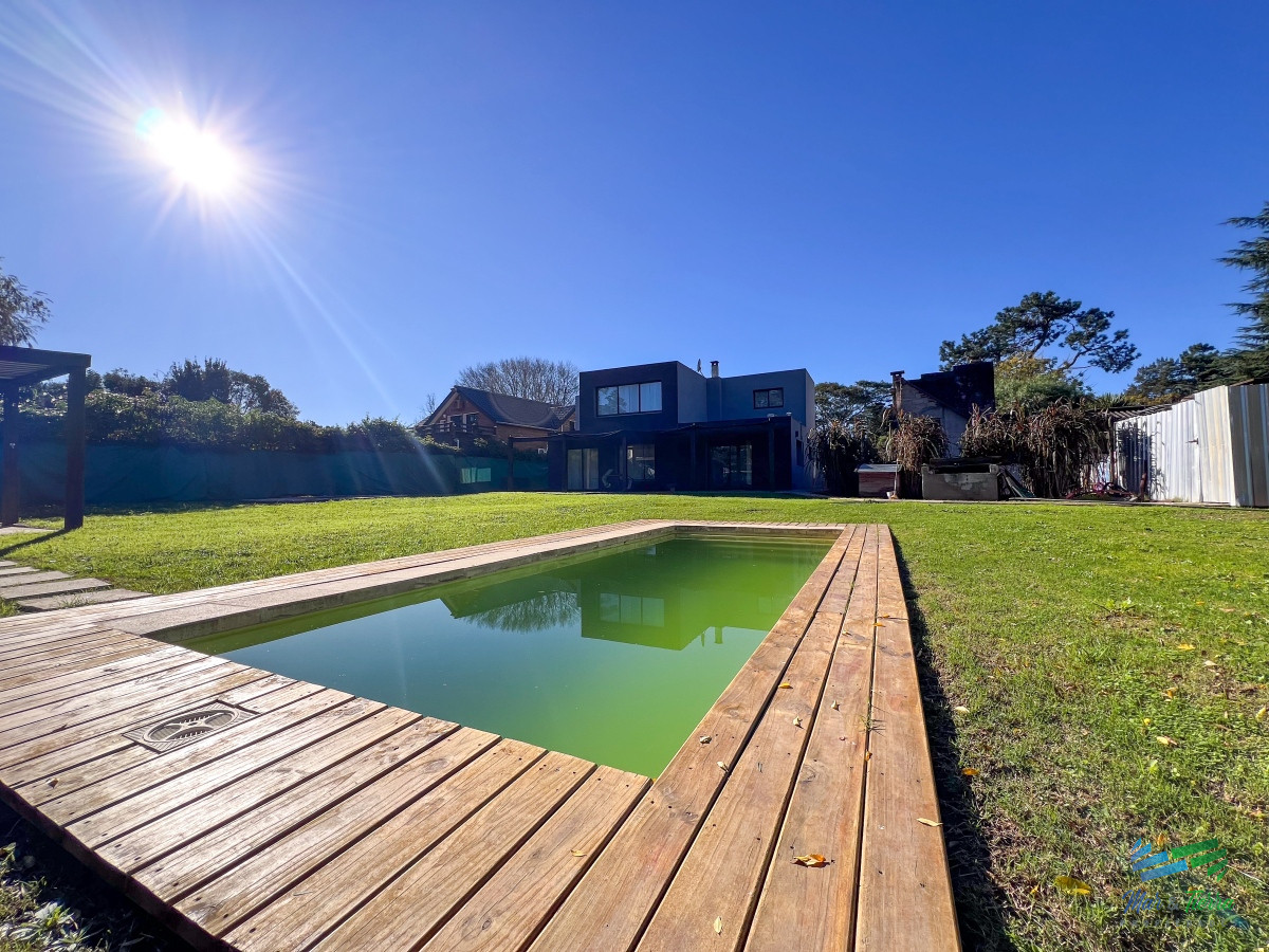 Casa ID.5152 - Cómoda casa, muy bien ubicada, ideal para vivir todo el año, zona de colegios