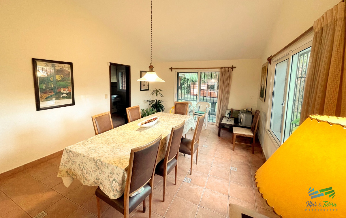 Casa ID.1902 - Vendo casa 5 dormitorios cerca de playa mansa, Punta del Este
