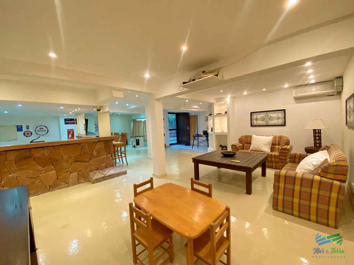 Casa ID.1549 - Gran casa de 5 dormitorios en alquiler en brava, Punta del Este.