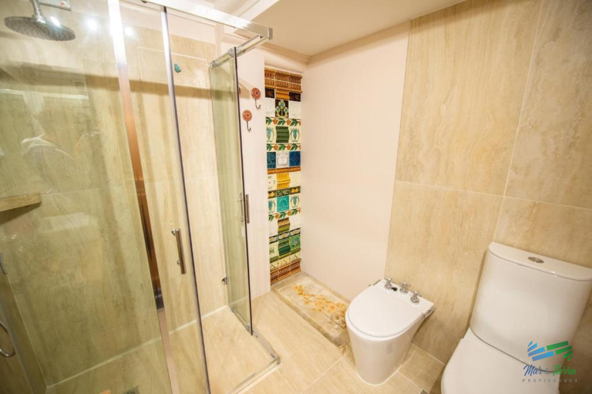 Casa ID.3975 - Venta de casa de 6 dormitorios en Playa Mansa Punta del Este Piedras del Chileno Punta Ballena 
