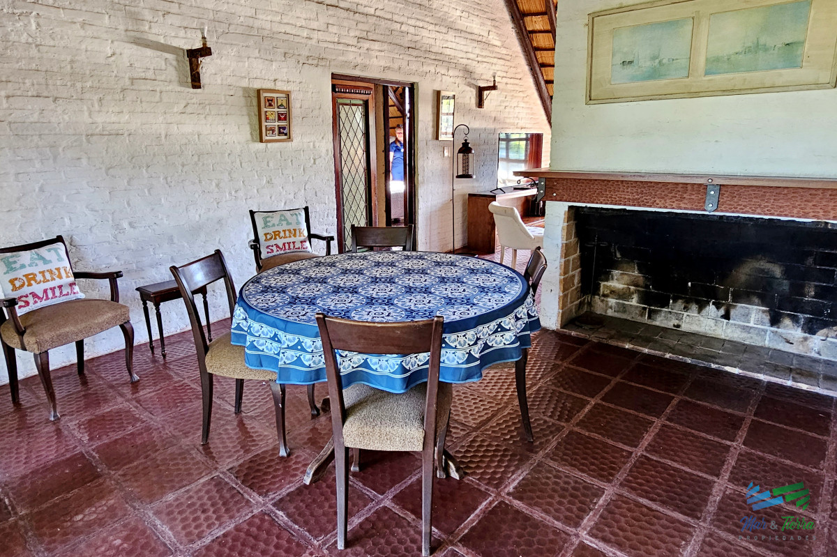 Casa ID.1856 - En venta casa 5 con piscina, a 1 cuadra de la playa mansa, Pintares, Punta del Este