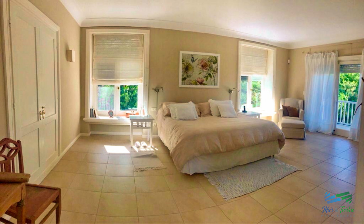Casa ID.1640 - Espectacular residencia en una de las zonas mas cotizadas de Punta del Este, a metros del mar (Playa Brava).