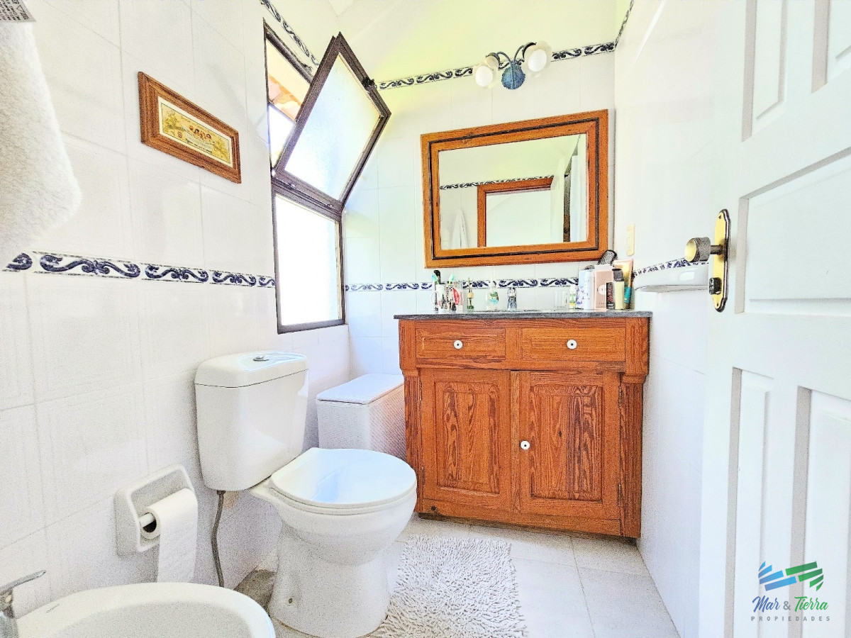 Casa ID.4508 - Venta de casa PH DUPLEX 2 dormitorioss en barrio Cantegril zona Roosevelt 