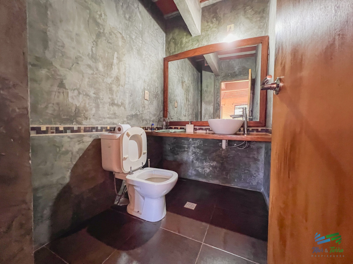 Casa ID.5152 - Cómoda casa, muy bien ubicada, ideal para vivir todo el año, zona de colegios