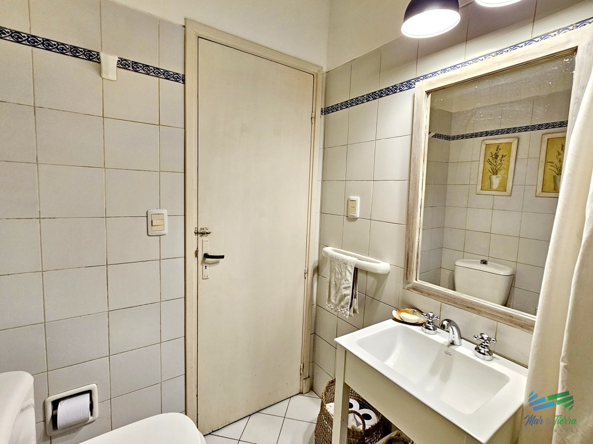 Casa ID.4800 - CASA EN ALQUILER, 4 DORMITORIOS Y PISCINA CLIMATIZADA, ZONA COLEGIOS, PUNTA DEL ESTE 