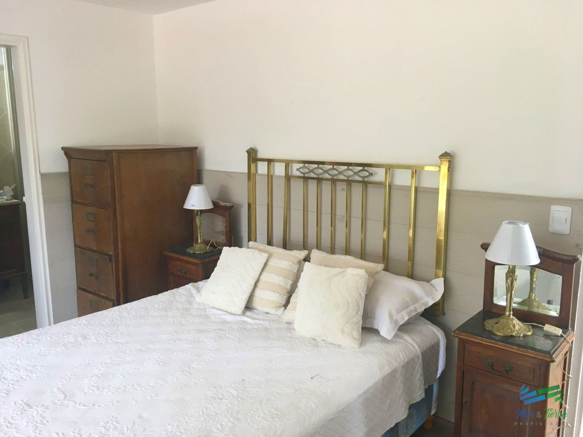 Casa ID.1755 - VENTA de casa en playa mansa,  casa en zona de Pinares, con vista al mar de 3 dormitorios