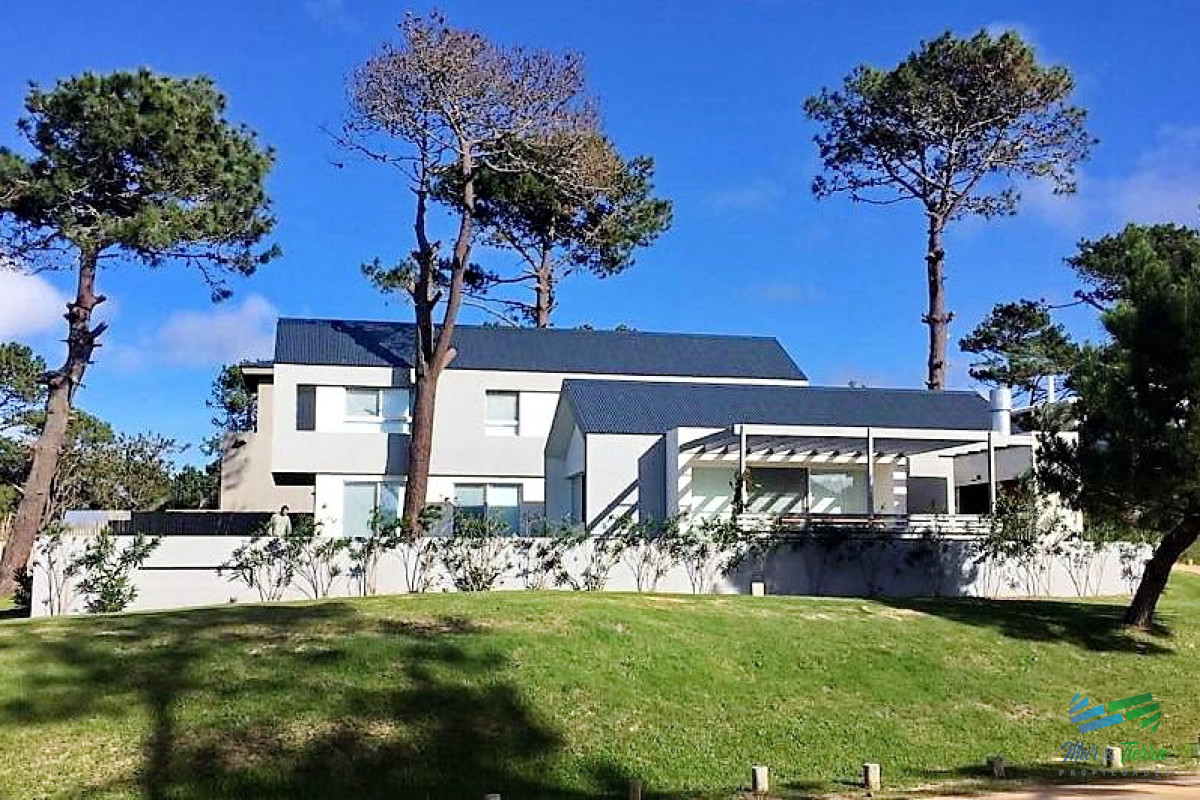 Casa ID.3934 - casa en venta y alquiler! 5 dormitorios, barrio privado, pinar del faro - Jose Ignacio