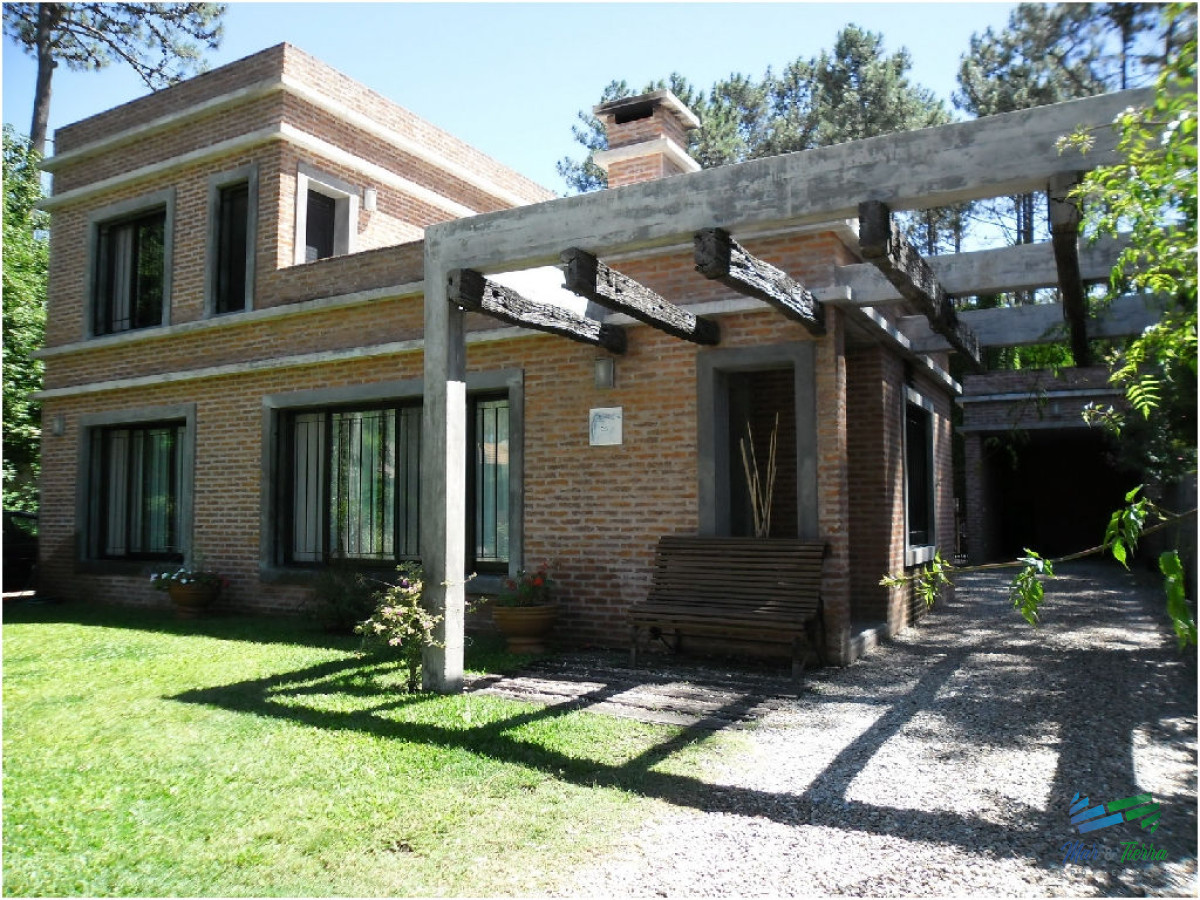 Casa ID.1553 - Casa en Pinares, 3 dormitorios *
