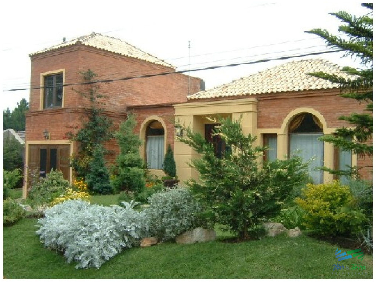 Casa ID.1659 - Muy linda casa en alquiler, zona Pinares, Punta del Este