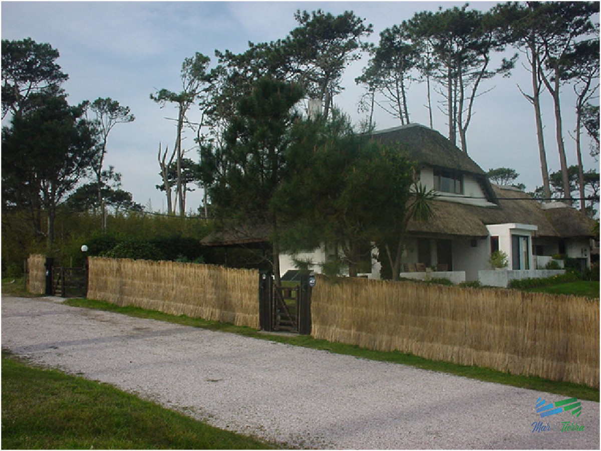 Casa ID.1660 - Casa en Pinares, 5 dormitorios *