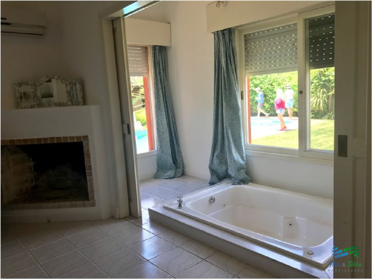 Casa ID.1672 - ALQUILO CASA CON PISCINA EN SAN RAFAEL, PUNTA DEL ESTE 