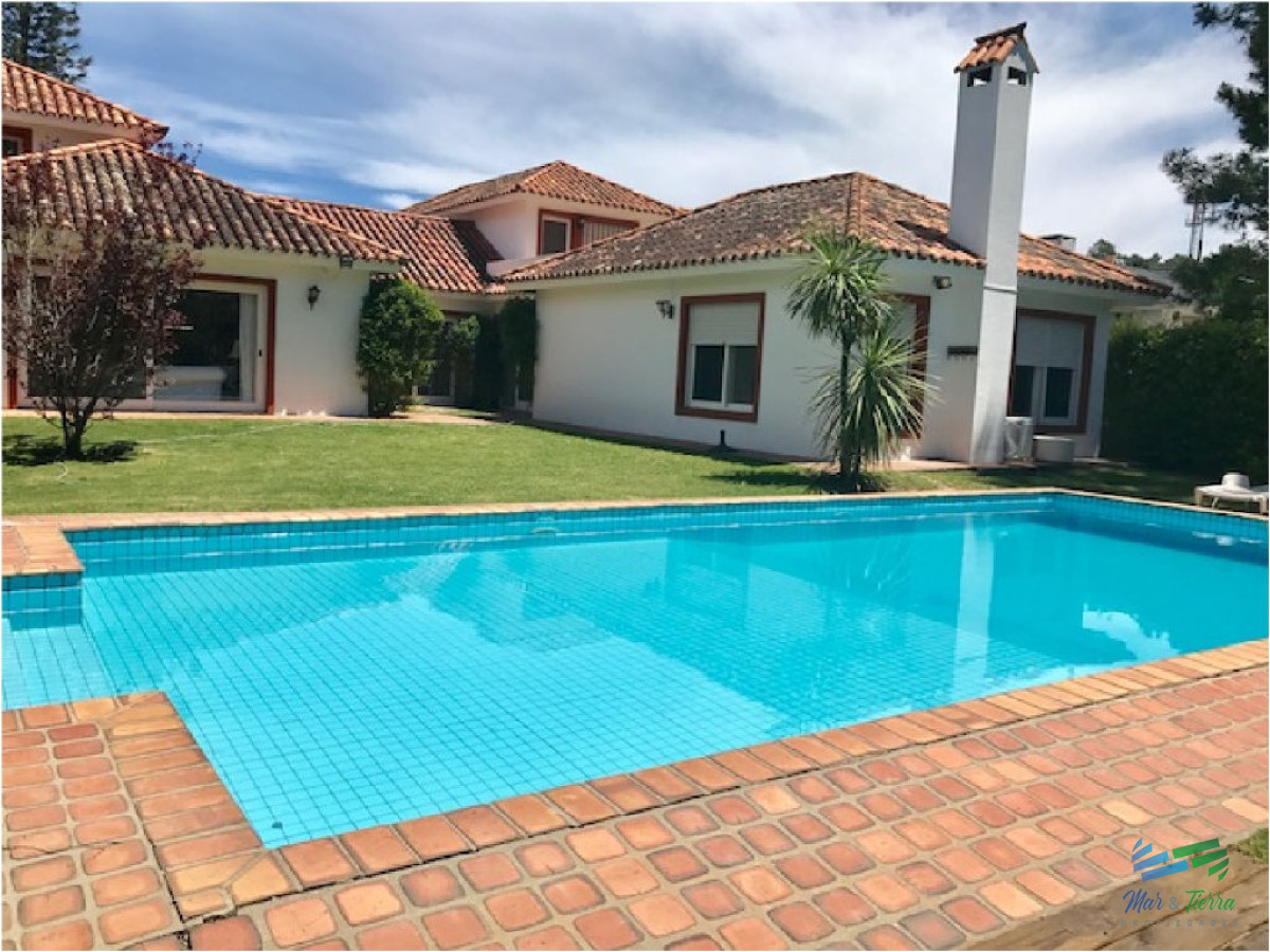 Casa ID.1672 - ALQUILO CASA CON PISCINA EN SAN RAFAEL, PUNTA DEL ESTE 