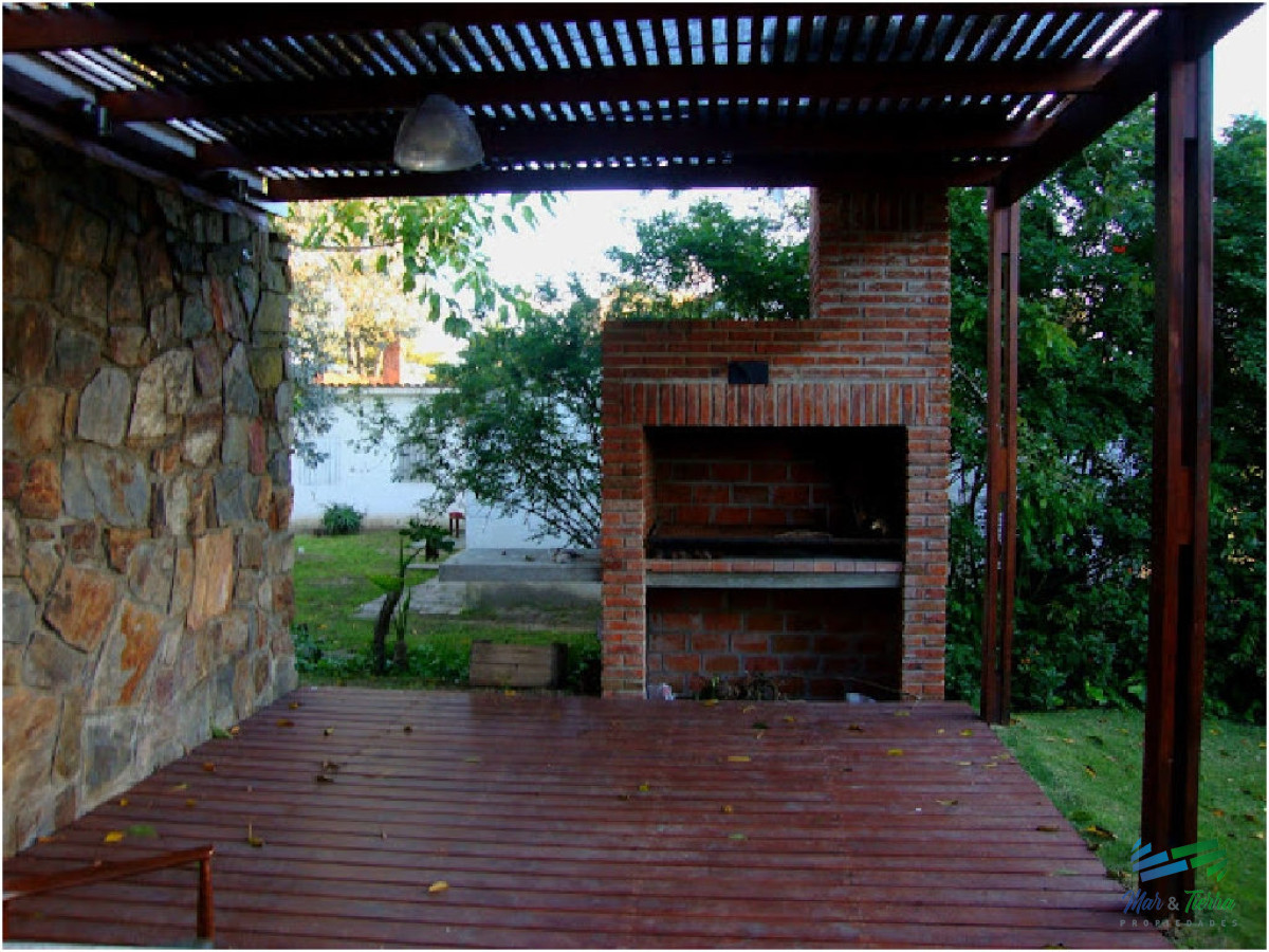 Casa ID.1688 - Alquilo casa de 4 dormitorios por temporada eb la mansa a 200 ms del mar, Punta del Este